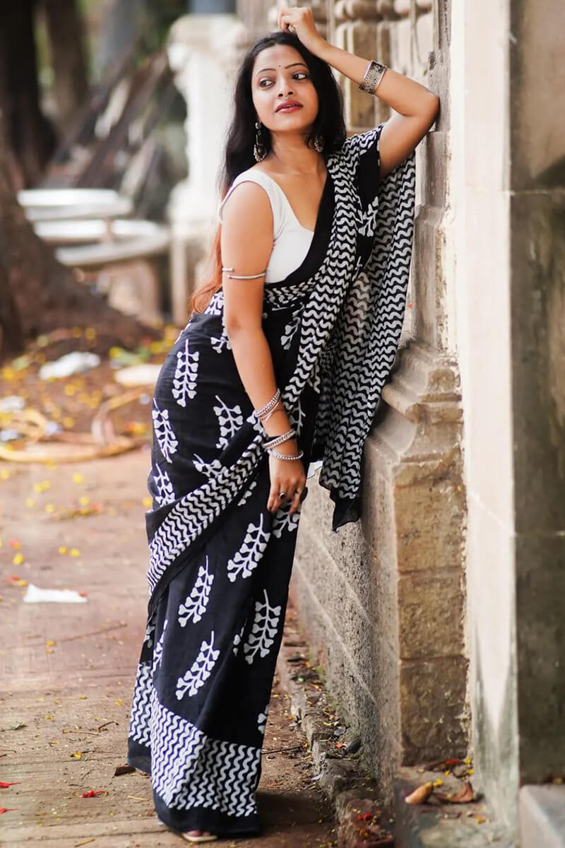 Exuberant 1 Minute Ready To Wear Black Mul Cotton Digital Printed Saree With Pocket