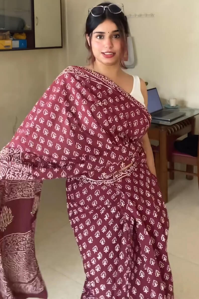 Ailurophile 1 Minute Ready To Wear Wine Mul Cotton Digital Printed Saree With Pocket