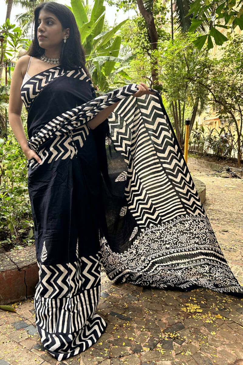 Quintessential 1 Minute Ready To Wear Black Mul Cotton Digital Printed Saree With Pocket