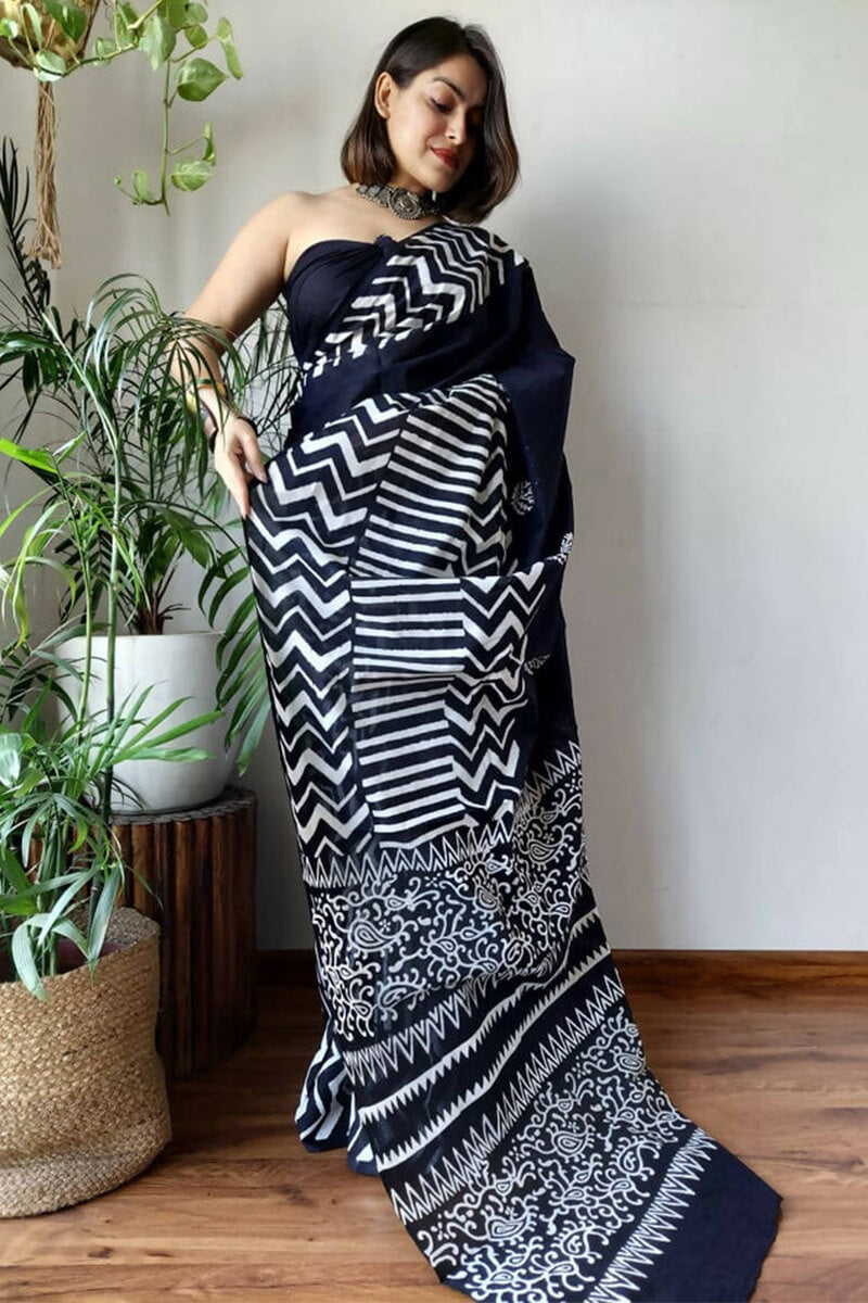 Quintessential 1 Minute Ready To Wear Black Mul Cotton Digital Printed Saree With Pocket