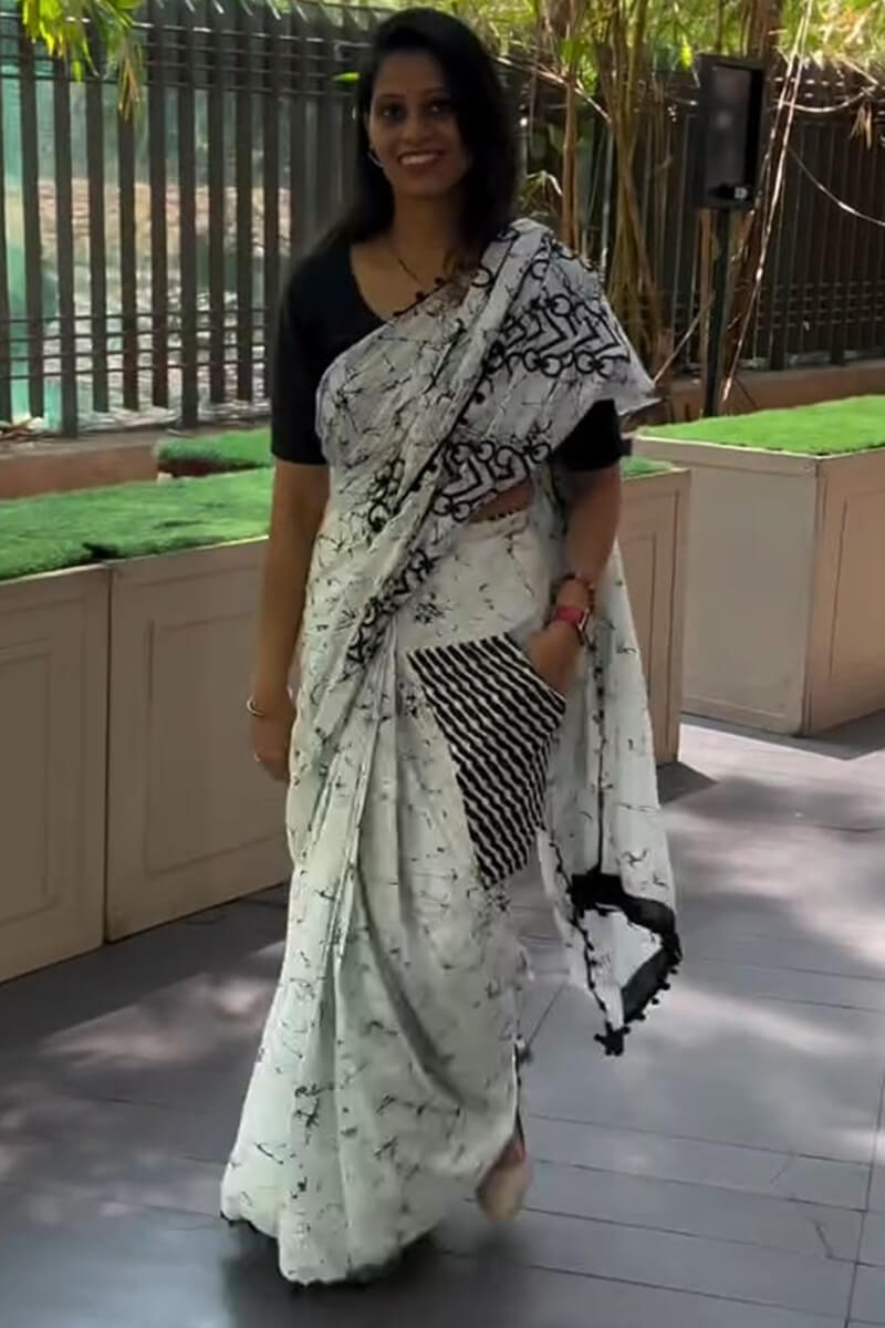 Sophisticated 1 Minute Ready To Wear White Mul Cotton Digital Printed Saree With Pocket