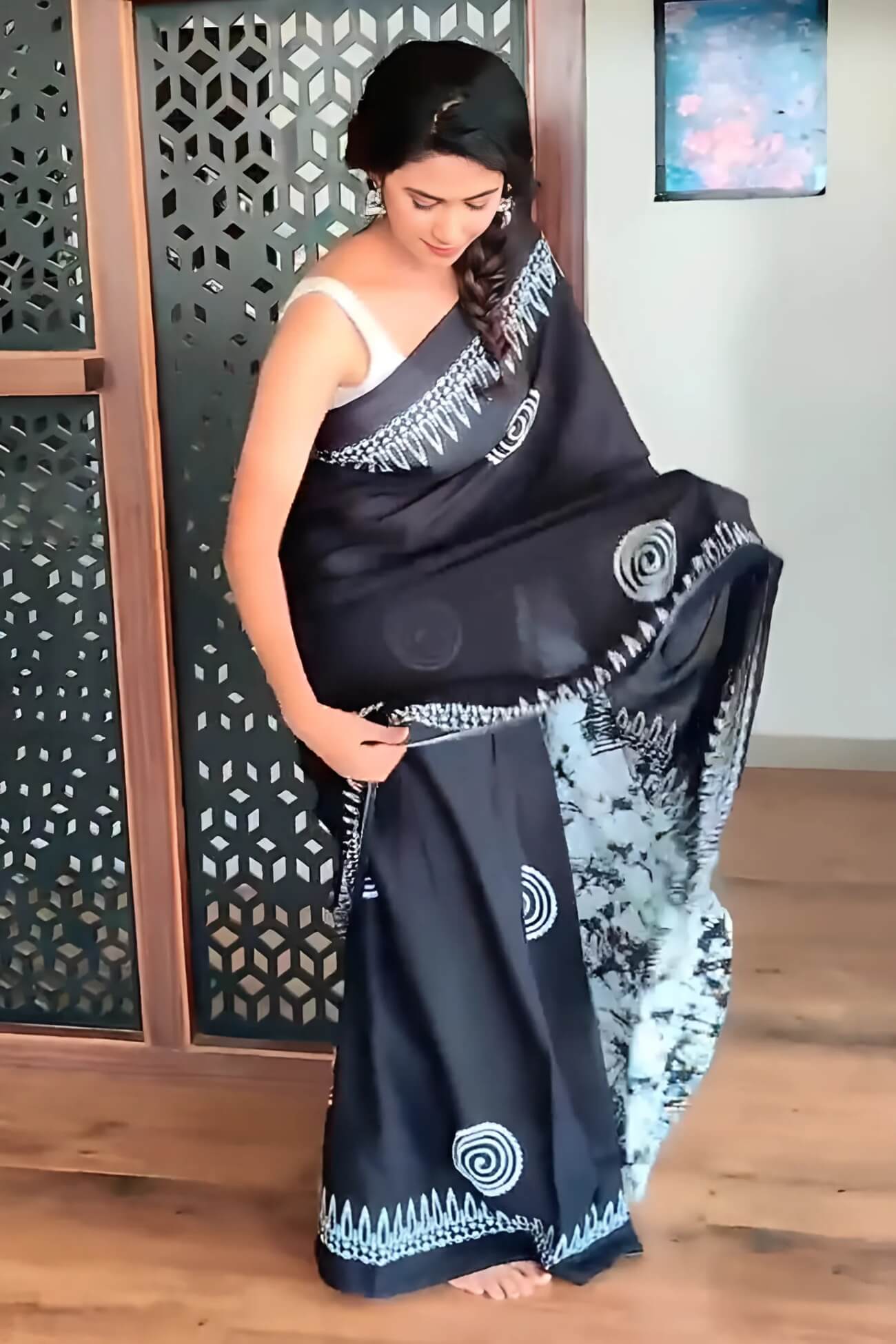 Classic 1 Minute Ready To Wear Black Mul Cotton Digital Printed Saree With Pocket