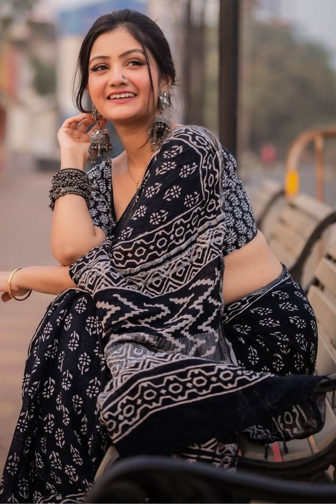 Desuetude 1 Minute Ready To Wear Black Mul Cotton Digital Printed Saree