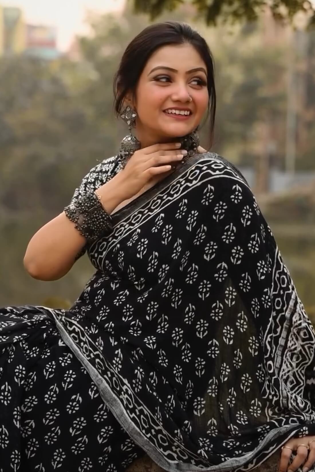 Desuetude 1 Minute Ready To Wear Black Mul Cotton Digital Printed Saree