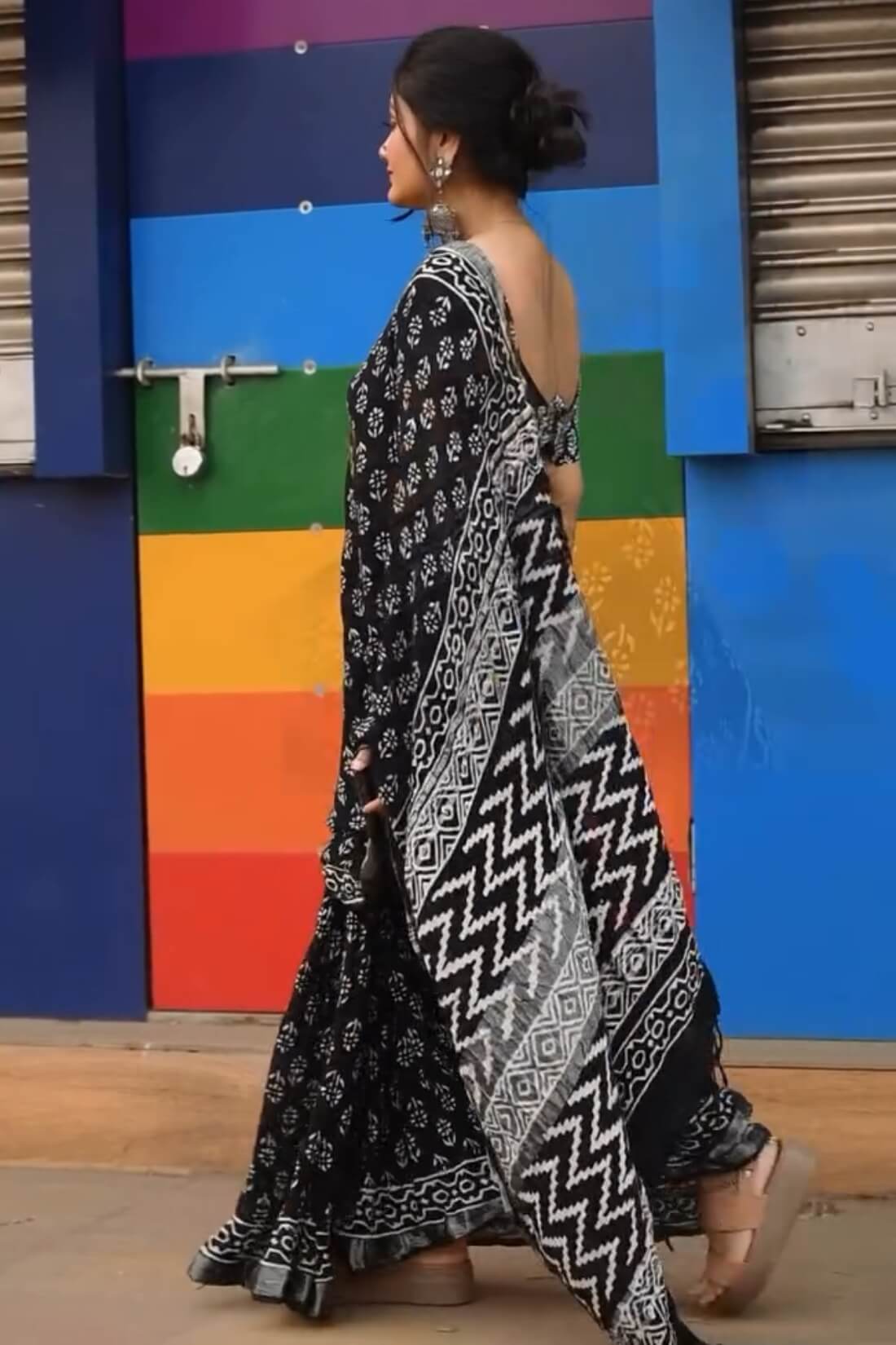 Desuetude 1 Minute Ready To Wear Black Mul Cotton Digital Printed Saree