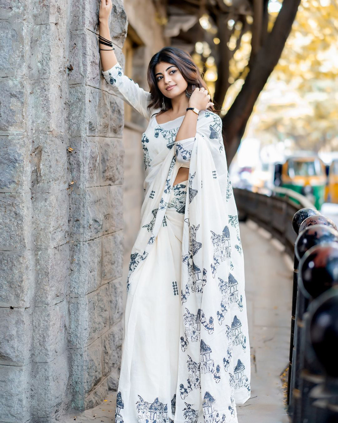 Enchanting 1 Minute Ready To Wear Off White Mul Cotton Digital Printed Saree