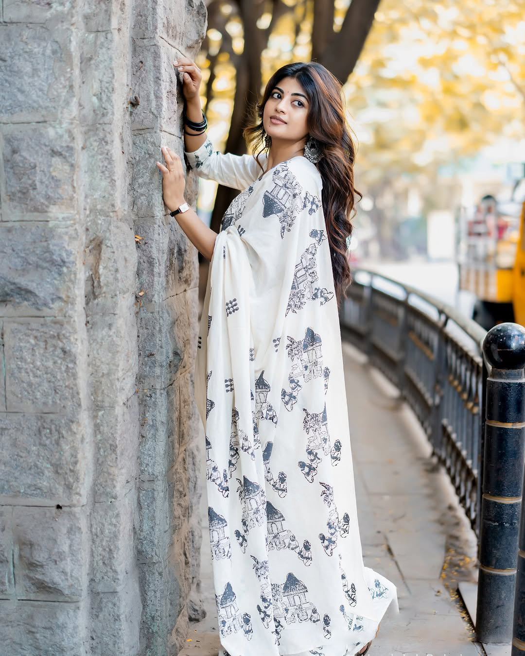 Enchanting 1 Minute Ready To Wear Off White Mul Cotton Digital Printed Saree