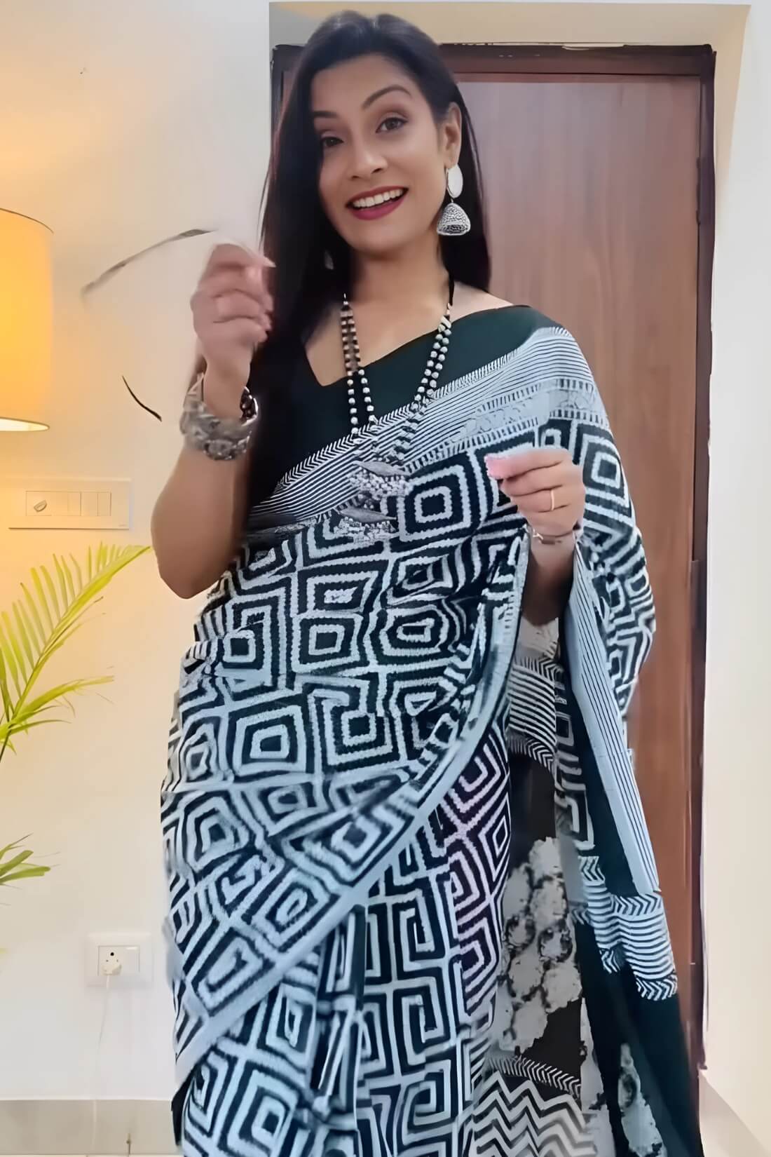 Ailurophile 1 Minute Ready To Wear Off White Mul Cotton Digital Printed Saree