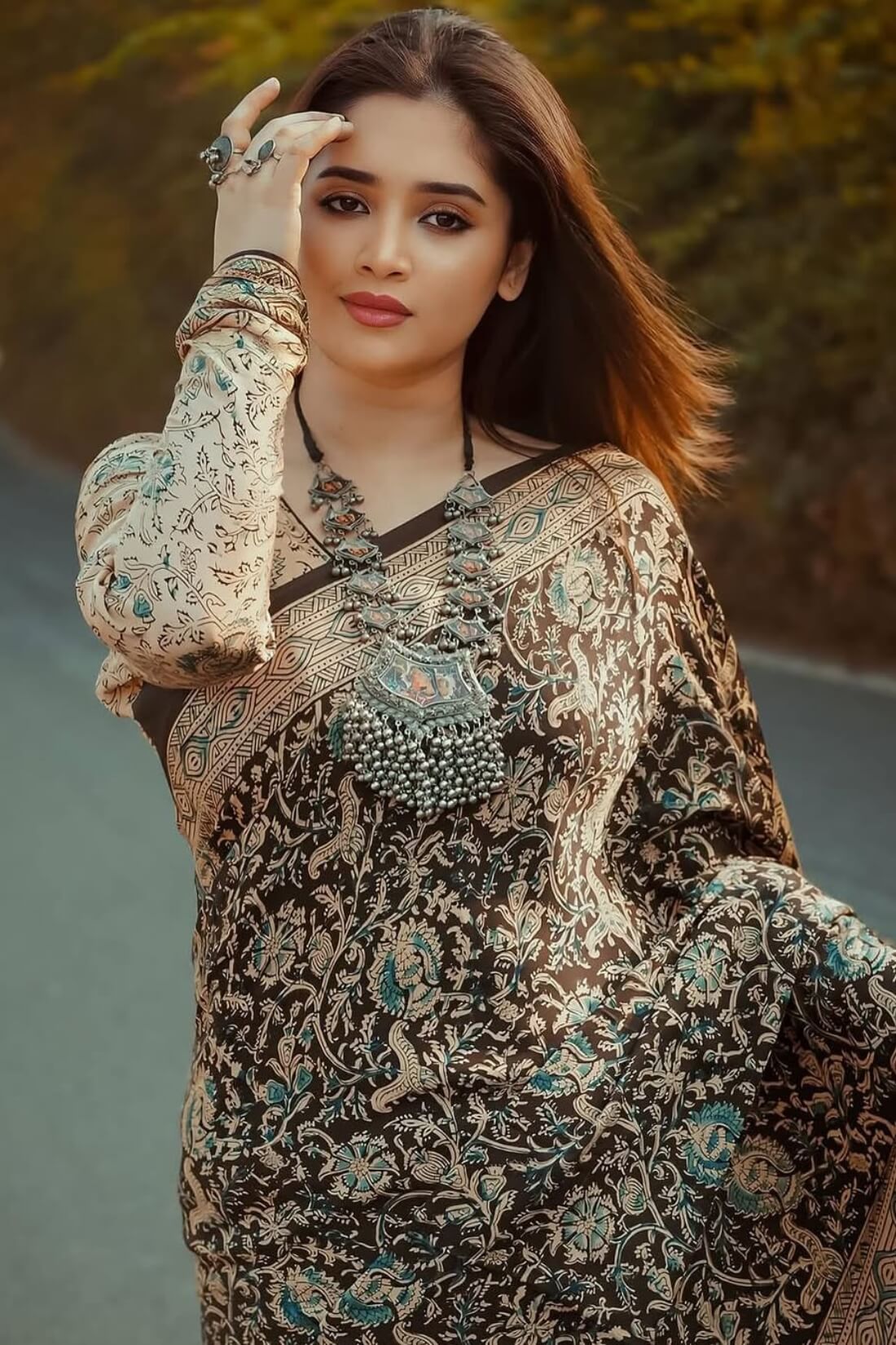 Glamorous Beige And Black 1 Minute Ready To Wear Digital Printed Crape Silk Saree