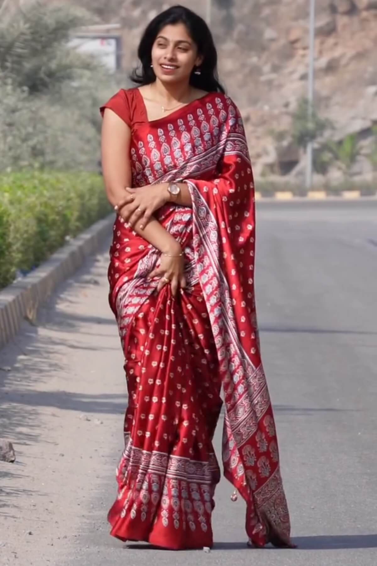 Glittering Maroon 1 Minute Ready To Wear Digital Printed Crape Silk Saree