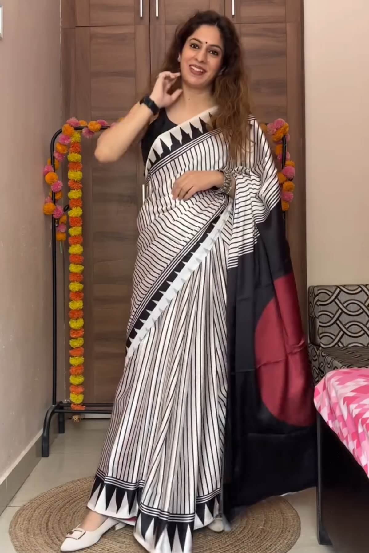 Glamorous Off White 1 Minute Ready To Wear Digital Printed Crape Silk Saree