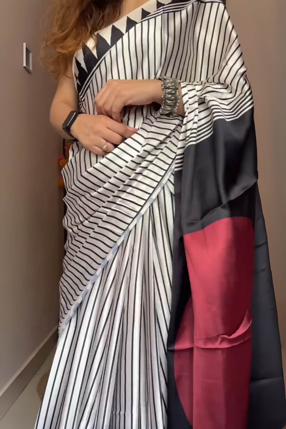 Glamorous Off White 1 Minute Ready To Wear Digital Printed Crape Silk Saree