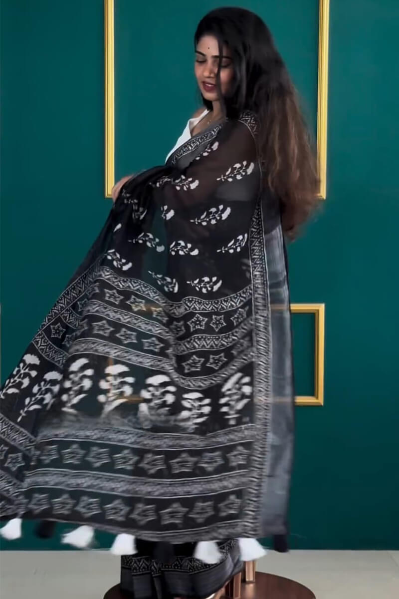 Vestigial 1-Minute Ready To Wear Black Cotton Saree