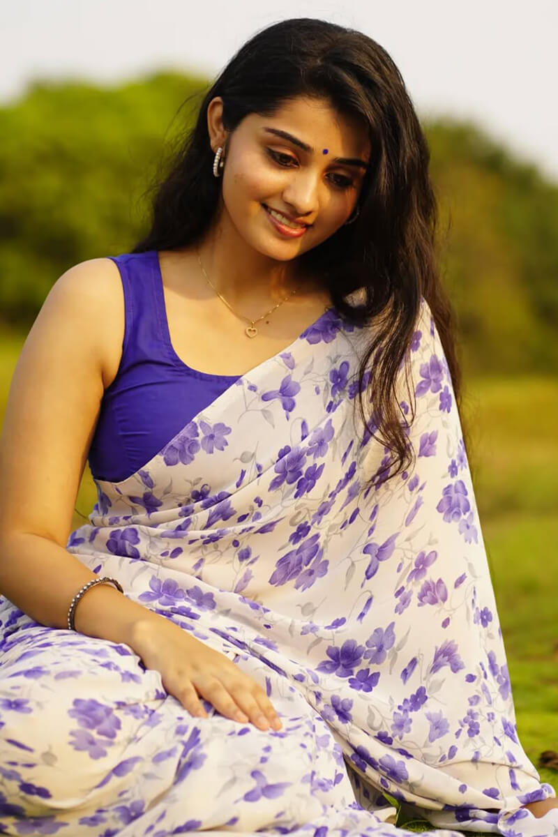 Elegant 1-Minute Ready To Wear Off White Georgette Saree