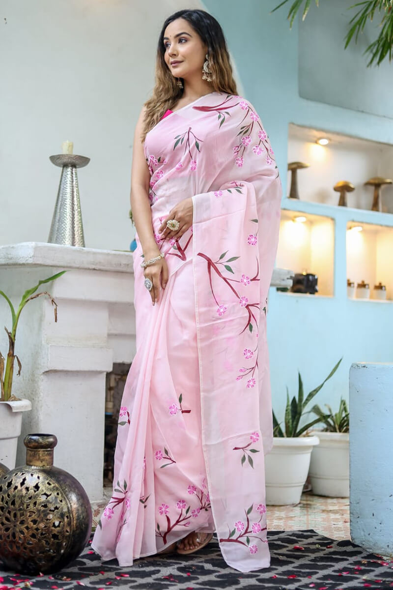 Alluring 1-Minute Ready To Wear Pink Georgette Saree