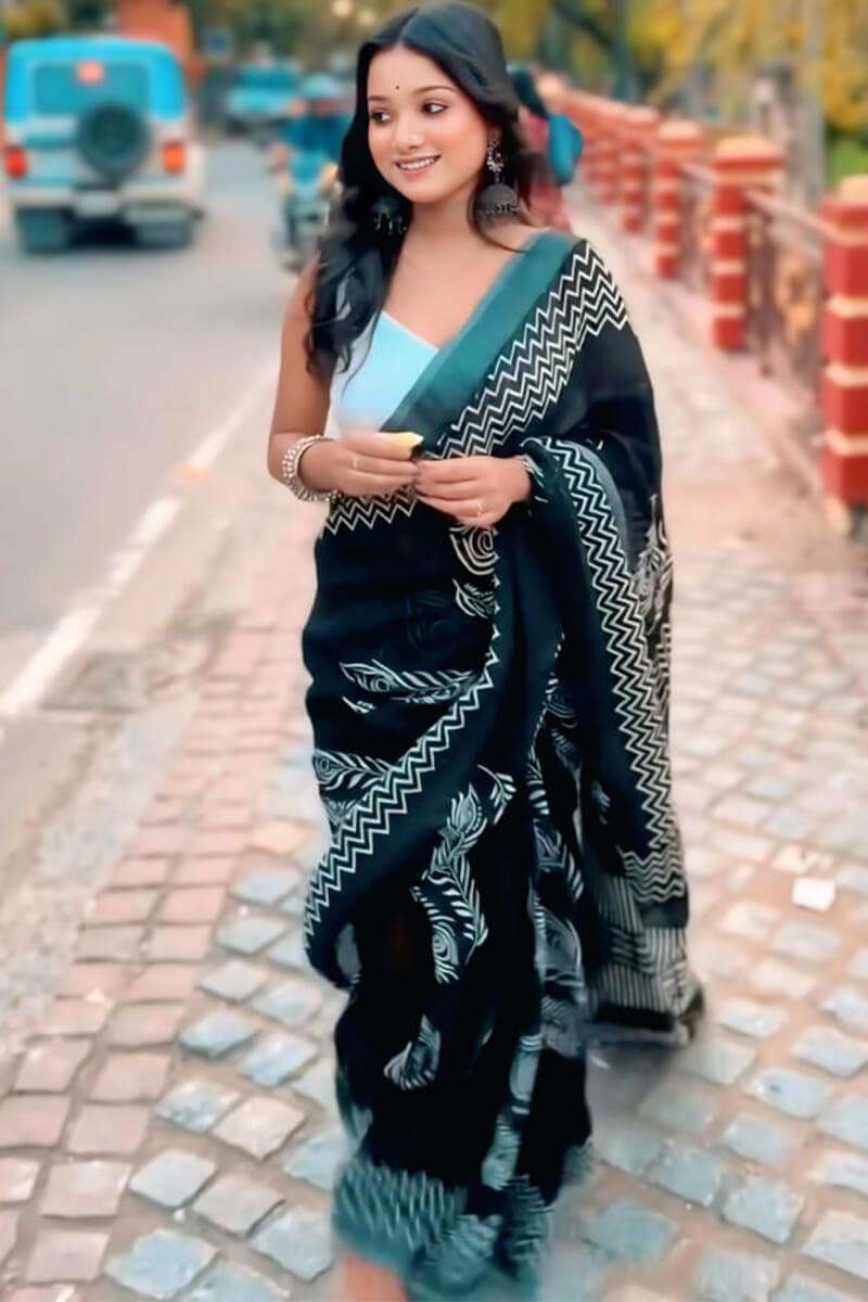 Proficient 1-Minute Ready To Wear Black Cotton Saree