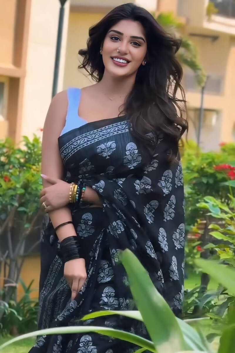 Desuetude 1-Minute Ready To Wear Black Cotton Saree