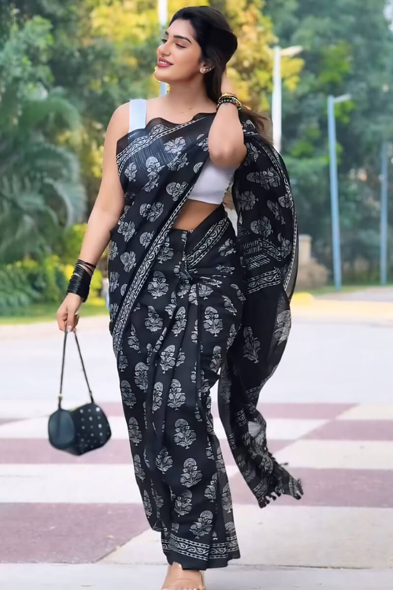 Desuetude 1-Minute Ready To Wear Black Cotton Saree