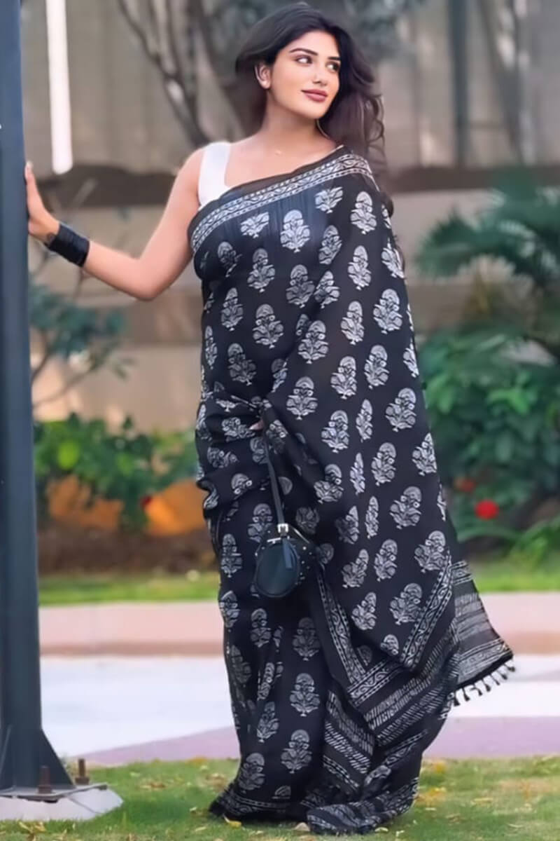 Desuetude 1-Minute Ready To Wear Black Cotton Saree