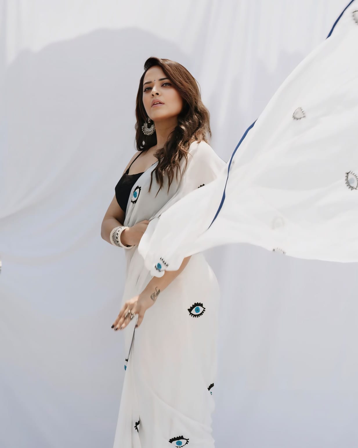 Intricate 1-Minute Ready To Wear White Georgette Saree