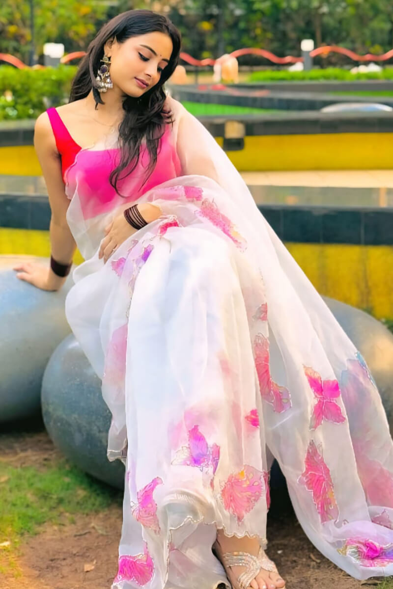 Scintillating 1-Minute Ready To Wear Off White Silk Saree – Amaayra-Saree